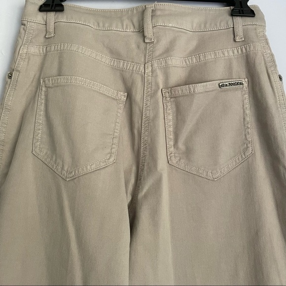 𝅺ST. John Grey Mid-rise Straight Leg Jeans 2 - Picture 4 of 7